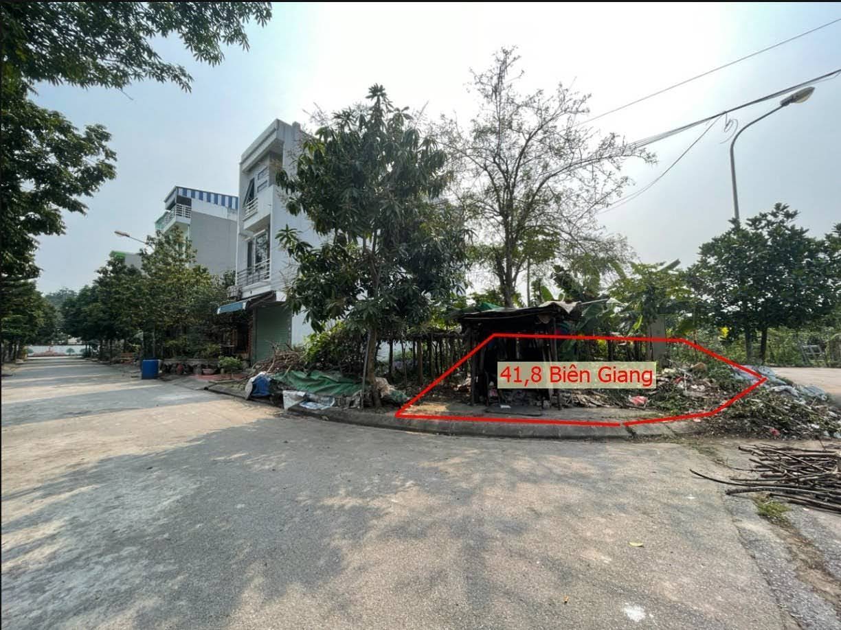 Hình ảnh Bán Lô Góc 2 Mặt Tiền 41.8m Thuộc Khu Đất Dịch Vụ Biên Giang Ngay Gần QL6A Đang Triển Khai Mở Rộng