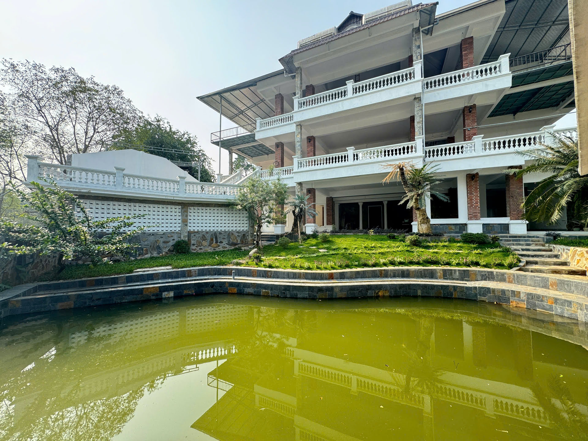 Hình ảnh Bán Lô Đất 1247.5m Tại Hòa Sơn Lương Sơn Sẵn Biệt Thự Nghỉ Dưỡng Đầy Đủ Công Năng  Bám Đường Bê Tông Ô Tô Vào Tận Đất Giá Đầu Tư