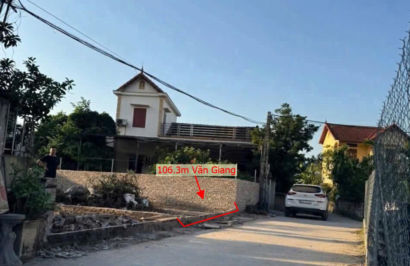 Hình ảnh Bán Lô Đất 106.3m Tại Liên Nghĩa Văn Giang Bám Đường Bê Tông Ô Tô Vào Tận Đất Xung Quanh Đầy Đủ Tiện Ích  Dân Giàu Có Phát Triển 