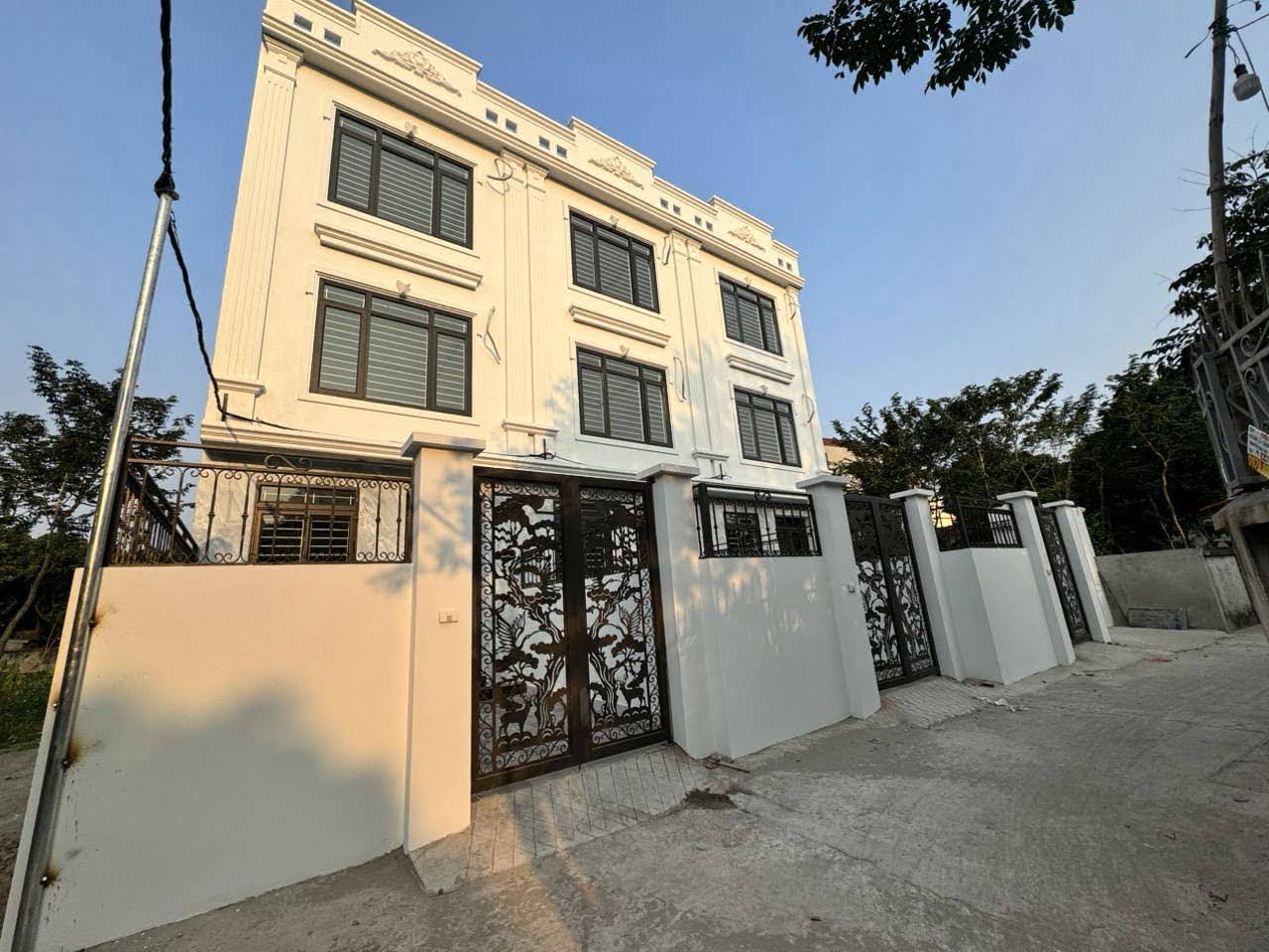 Hình ảnh Bán Nhà 3 Tầng Mới Xây Ô Tô Đỗ Tận Cửa Gần Trục Chính Kinh Doanh Tại Xã Đại Thành Quốc Oai 