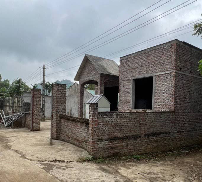 Hình ảnh Bán Lô Góc 2 Mặt Tiền Sẵn Nhà Cấp 4 Ô Tô Vào Tận Đất Giá Nhỉnh Tỷ 